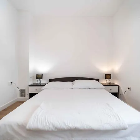 Apartment In 8184 *