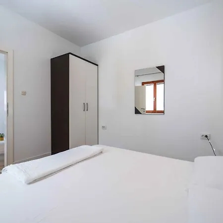 In 8184 Apartment *