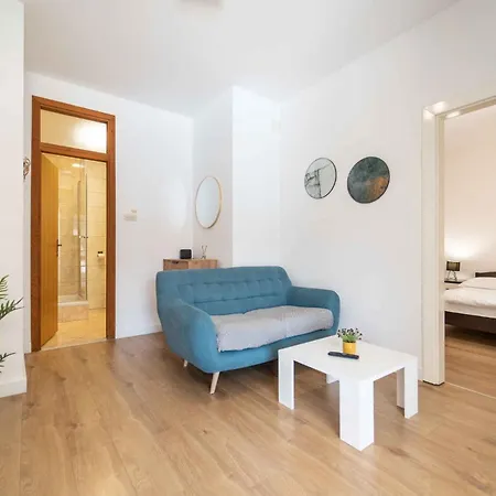 In 8184 Apartment
