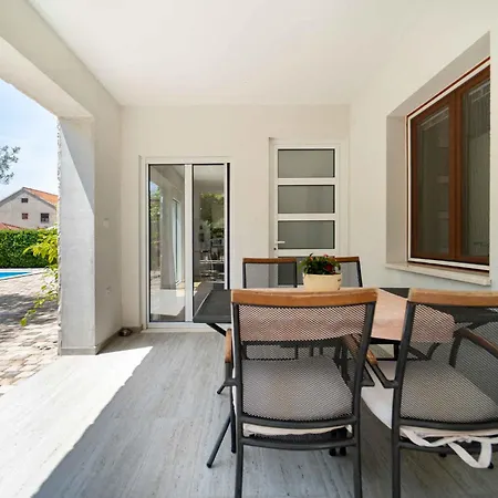 In 8184 Apartment Biograd Na Moru