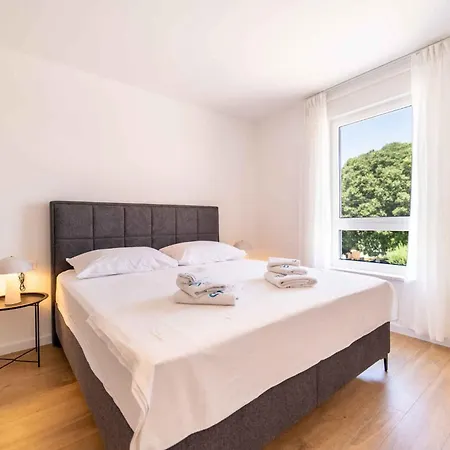 In 8184 Apartman *