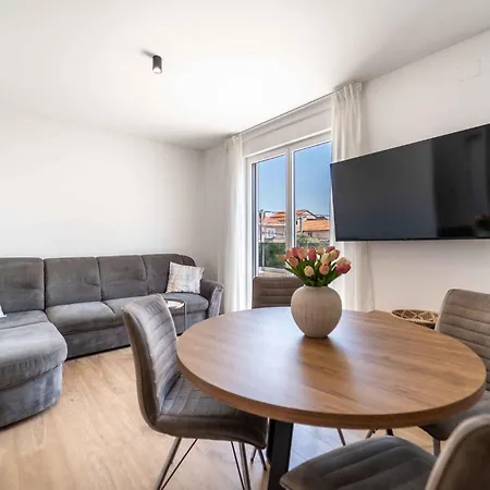 In 8184 Apartment Biograd Na Moru