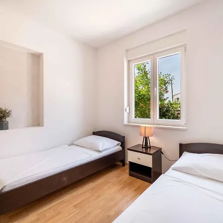 Apartman In 8184