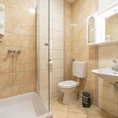 Apartman In 8184 *