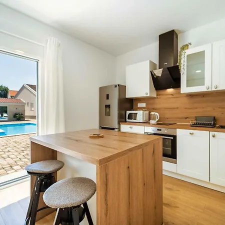 Apartman In 8184