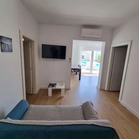 In 8184 Biograd na Moru